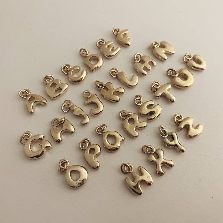 Dijes de letras
