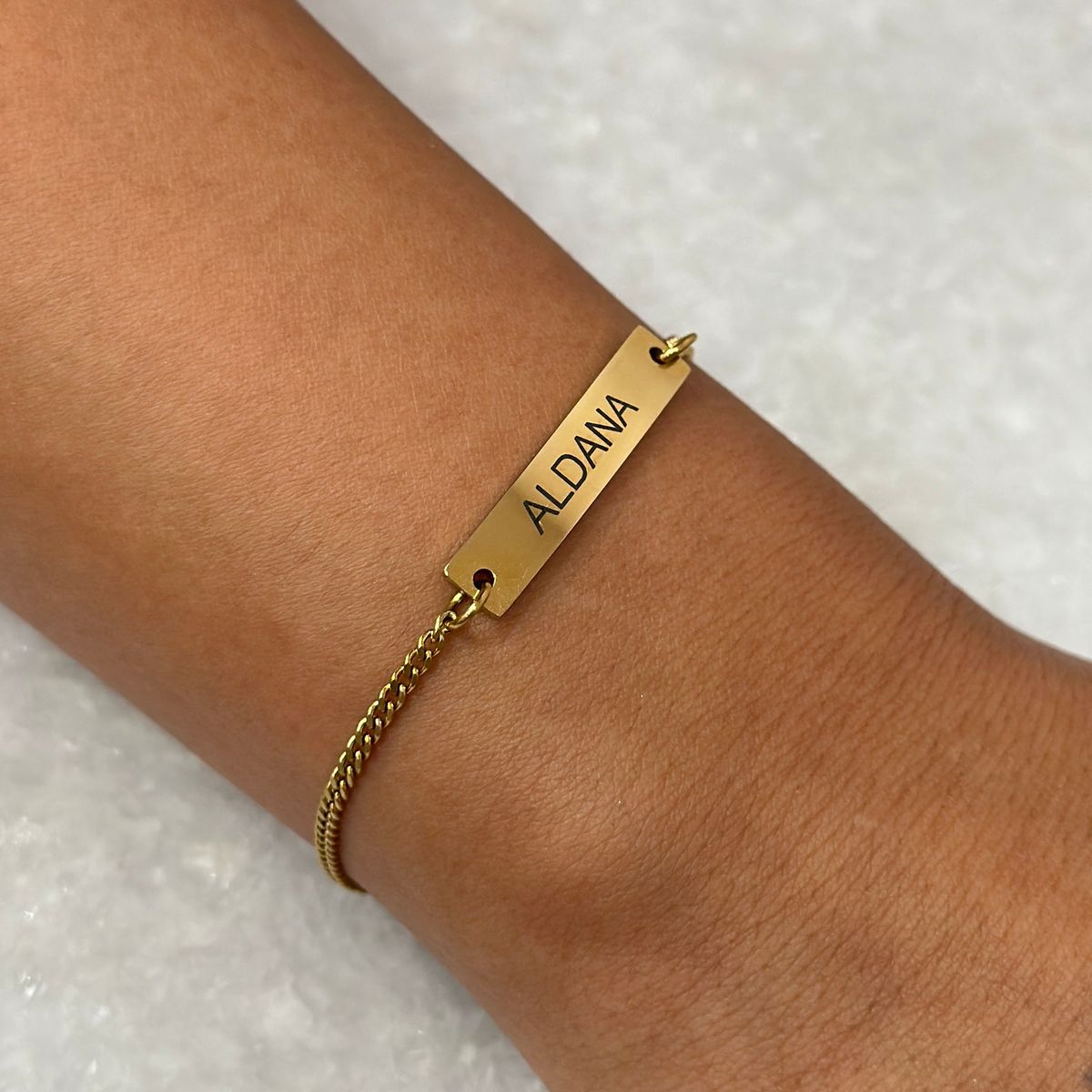 Pulseras con placa para mujer