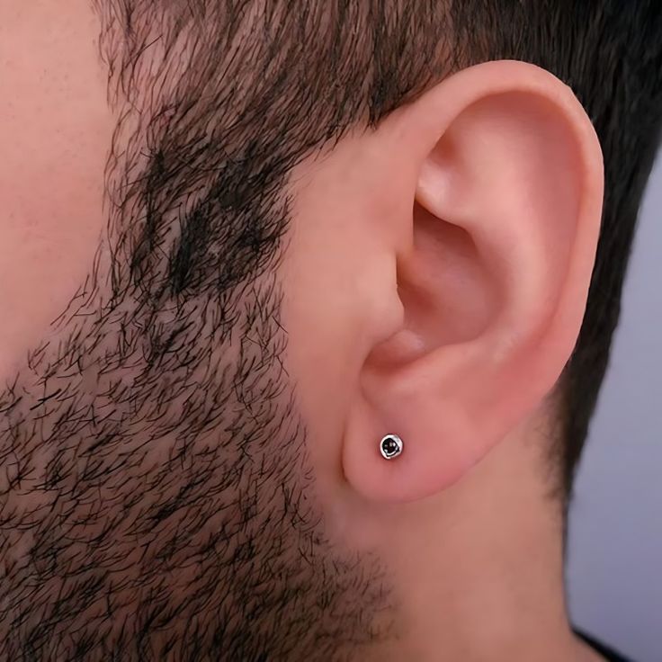 Aretes pegados para hombre