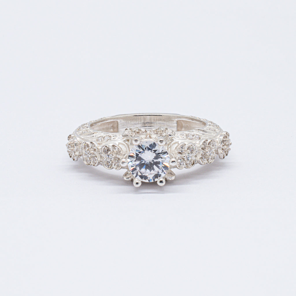 Anillo Florentine en Oro 18K con Piedra Central