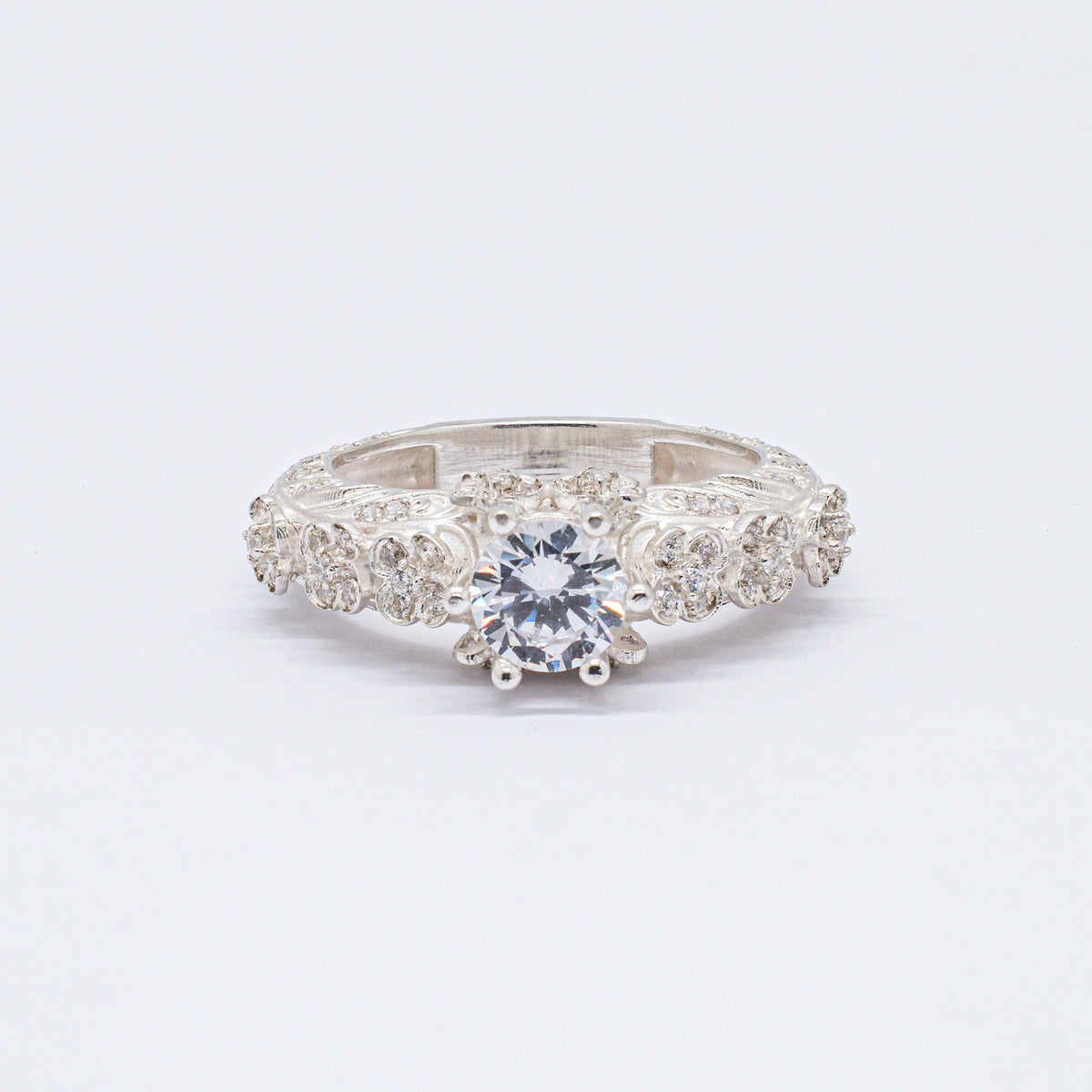 Anillo Florentine en Oro 18K con Piedra Central