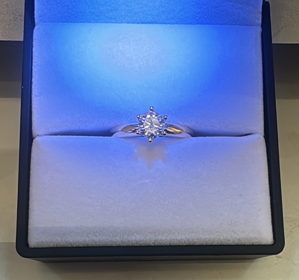 Anillo de Compromiso Vittoria en Oro 18K