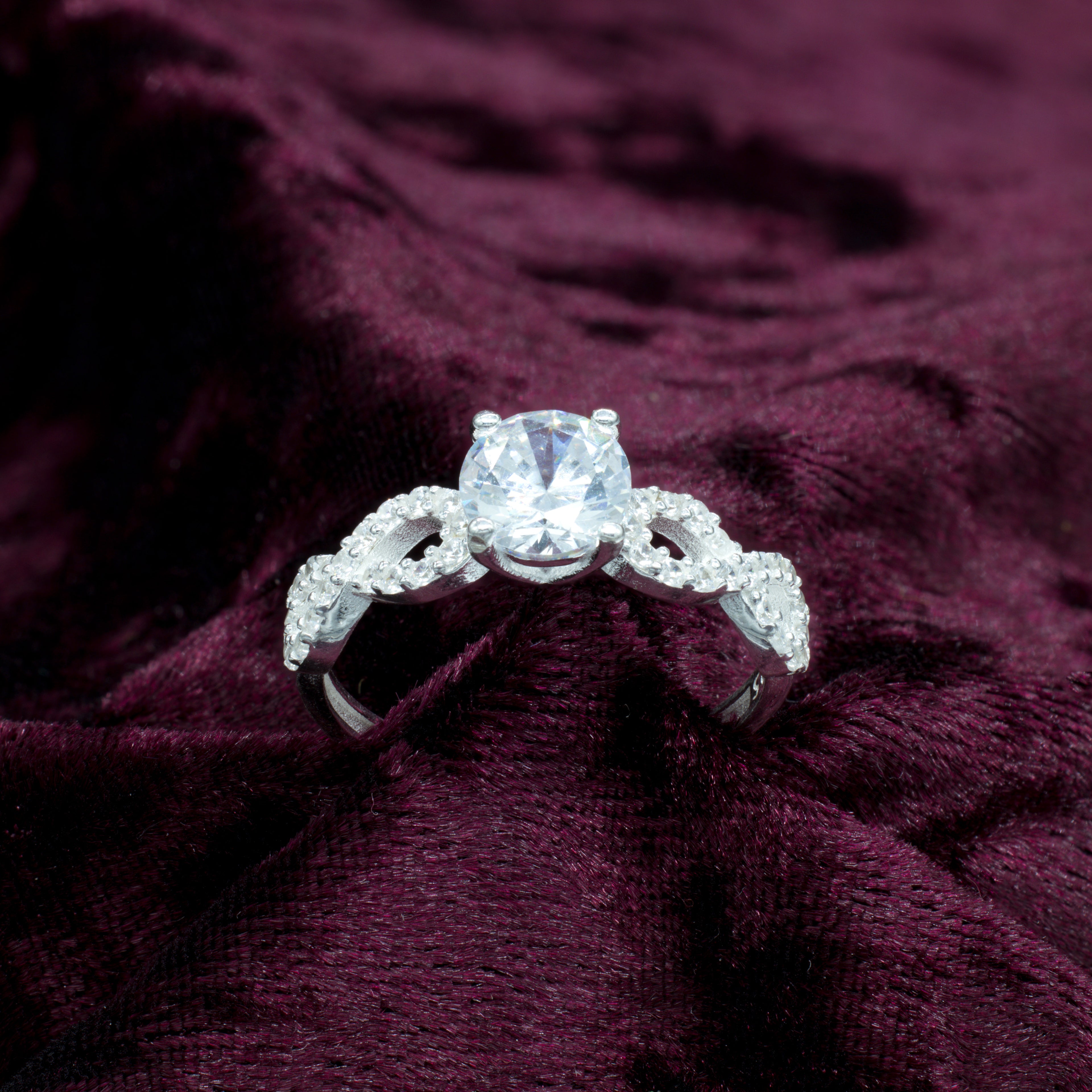 Anillo de compromiso de plata Infinito