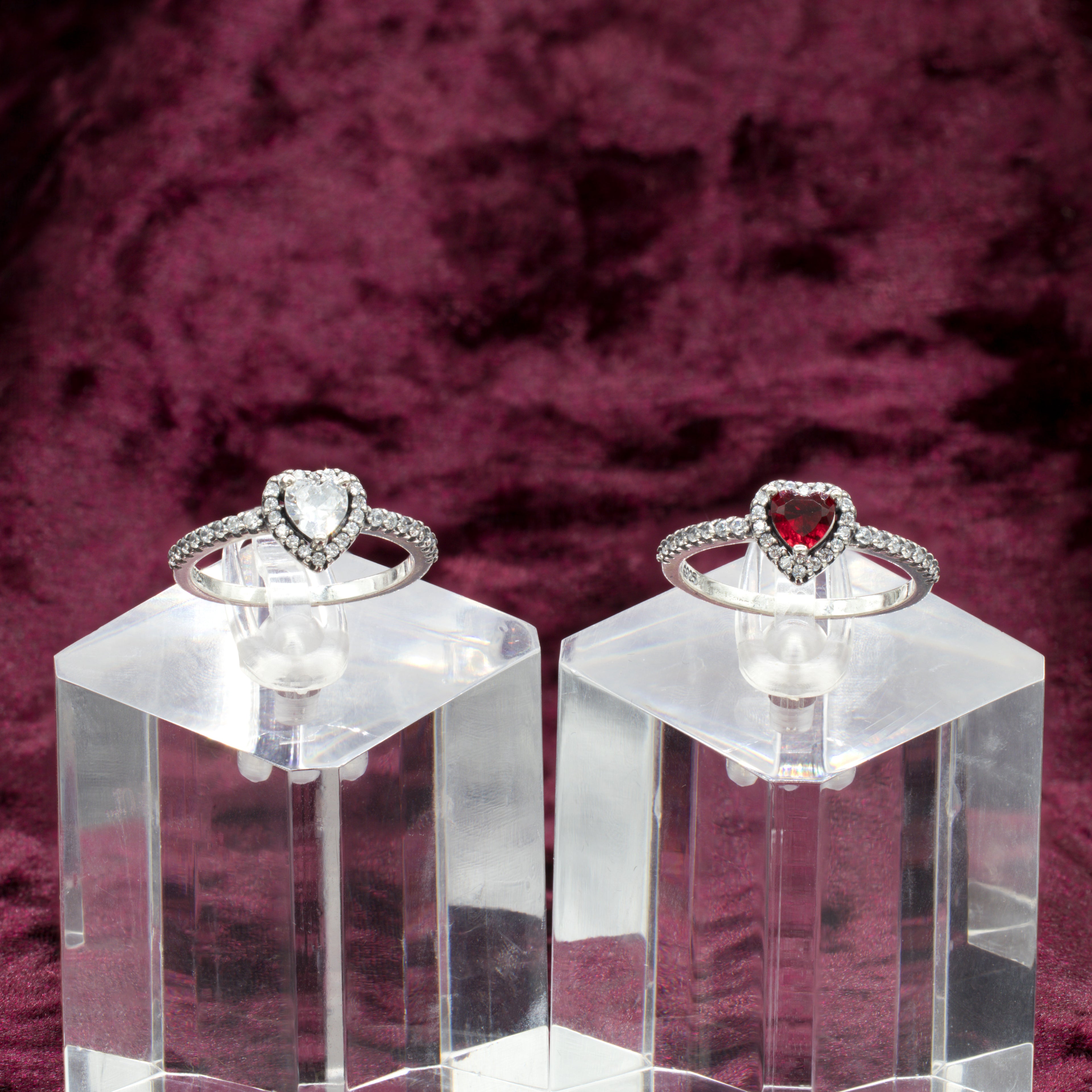 anillos de plata corazones blanco y rojo
