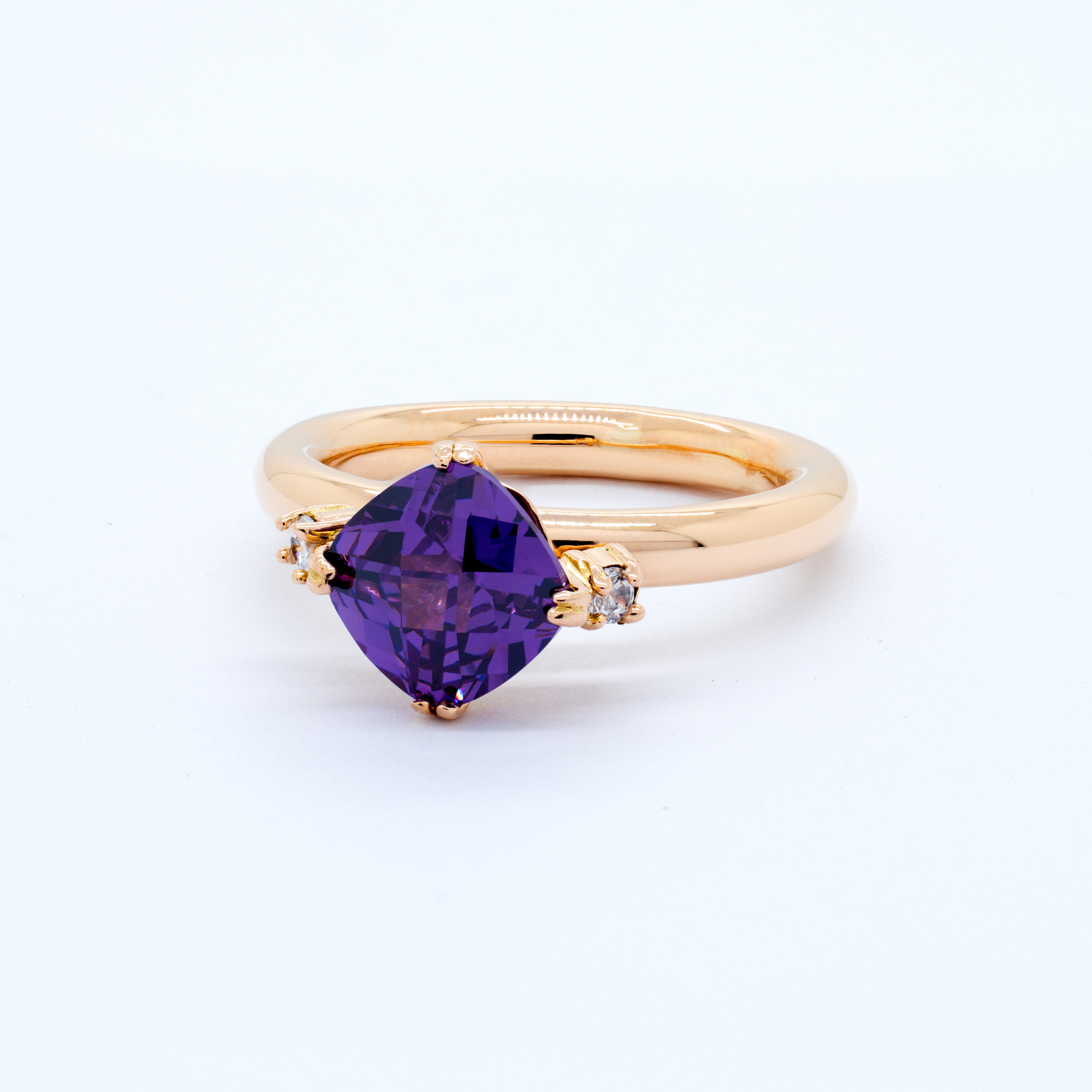 Anillo Violette en Oro 18K con Piedra Violeta