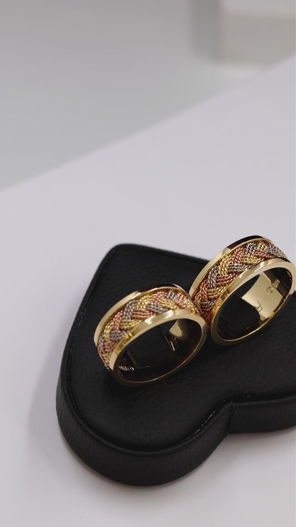 Aros de Matrimonio Trenza Tricolor en Oro 18K