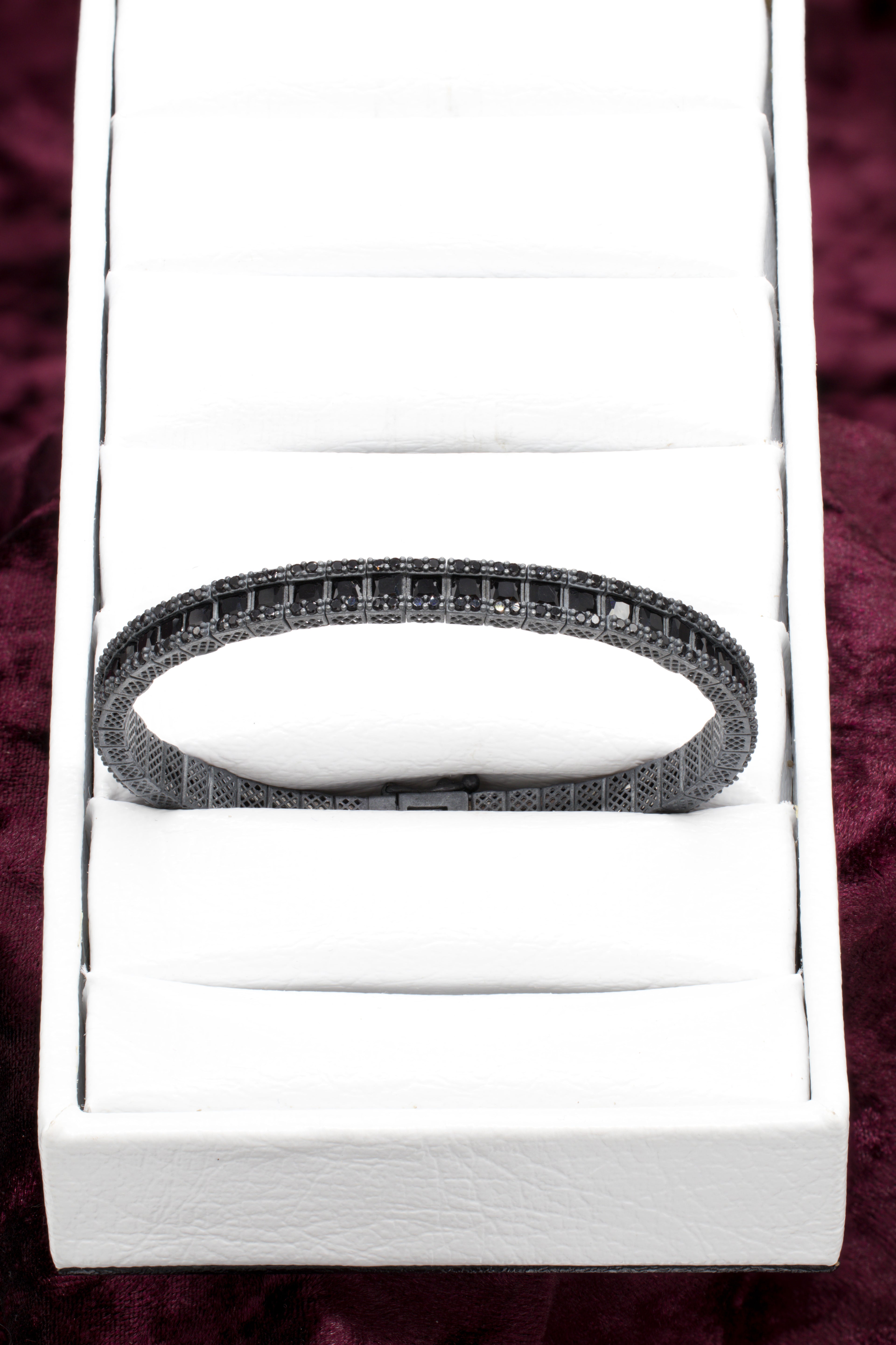 Pulsera tenis con micro circones negros y plata quemada