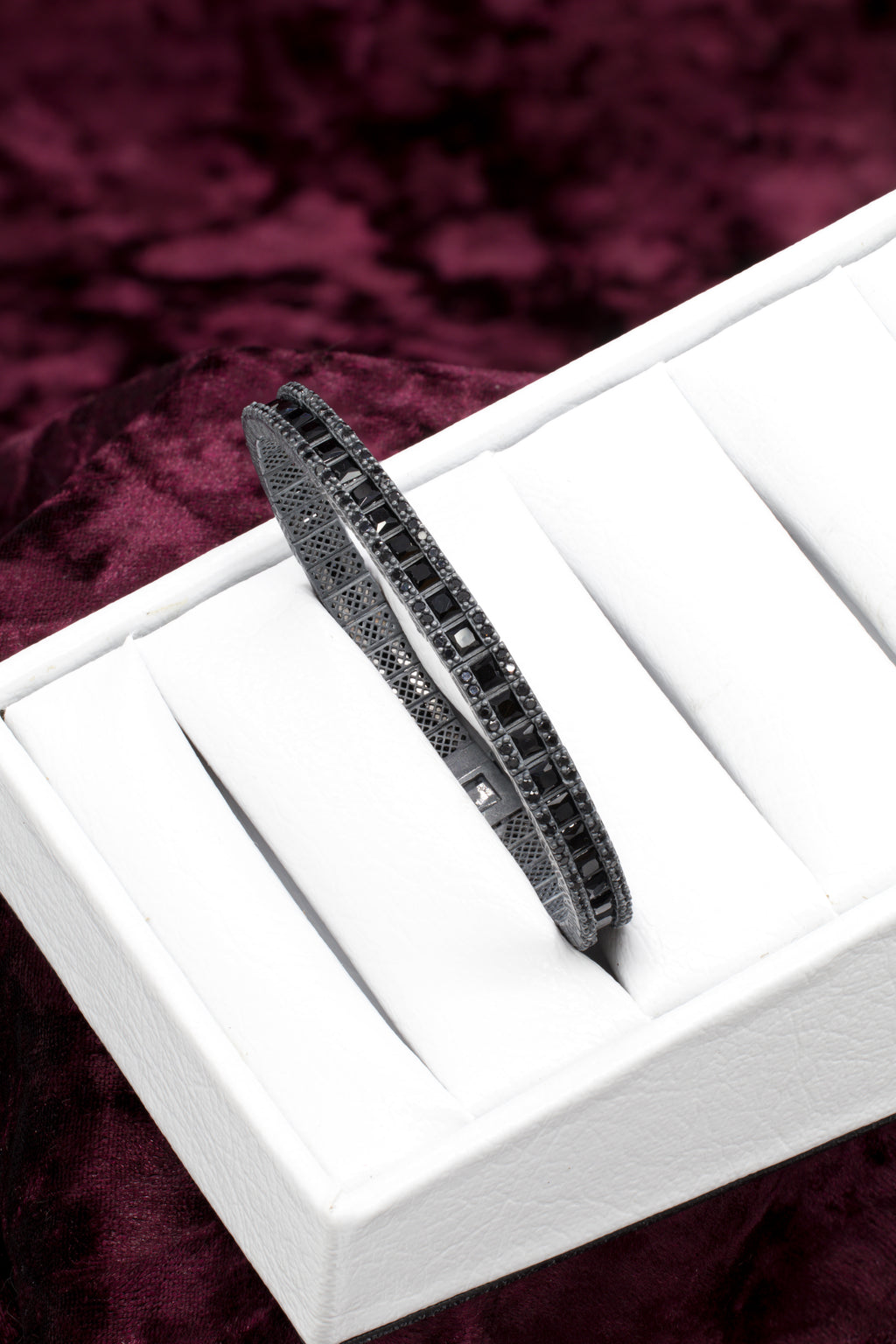 Pulsera tenis con micro circones negros y plata quemada